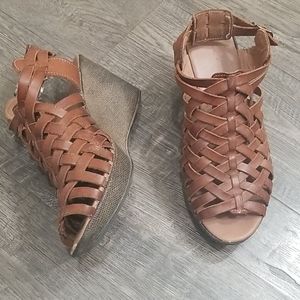 Leather wedge sandals